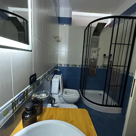 Comfort تيرانا